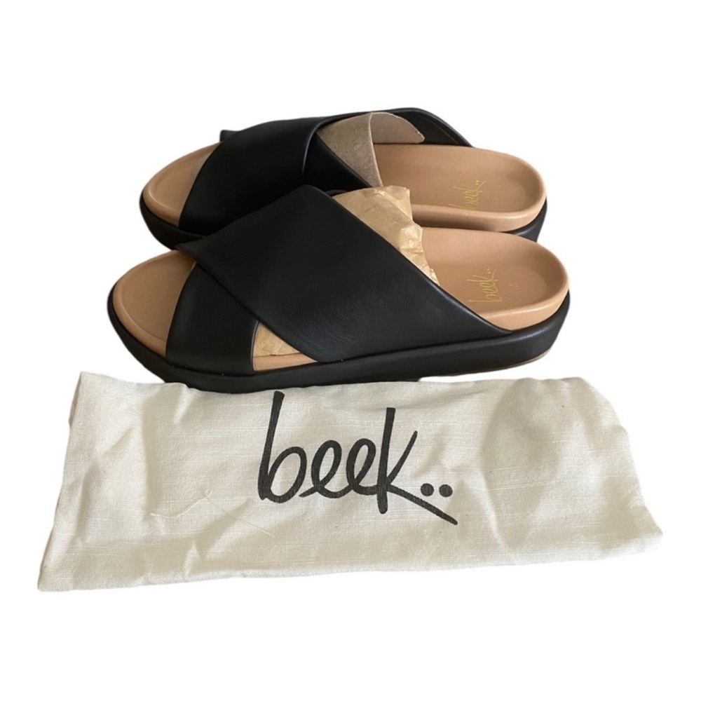 New BEEK Women's Kite Leather Platform
Crisscross Black Slide Sandal - Picture 3 of 7